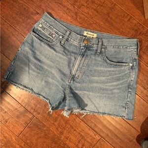 Madewell size 30 relaxed denim shorts. Worn once.